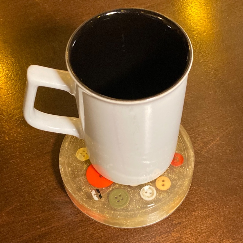 Resin Button Coaster Hand Crafted - Picture 5 of 6